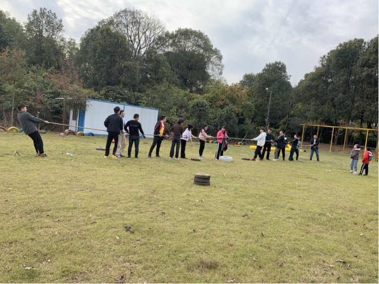 全心全力，筑梦未来